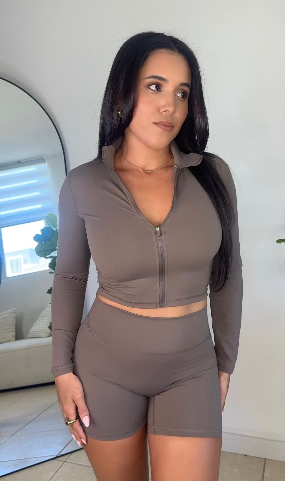 Dark Greige Short